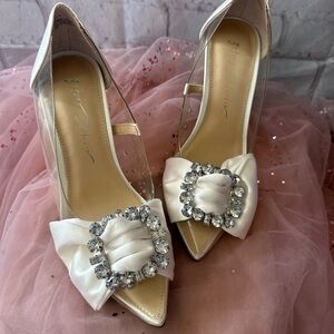 Betsy Johnson heels! New!! Runs small *